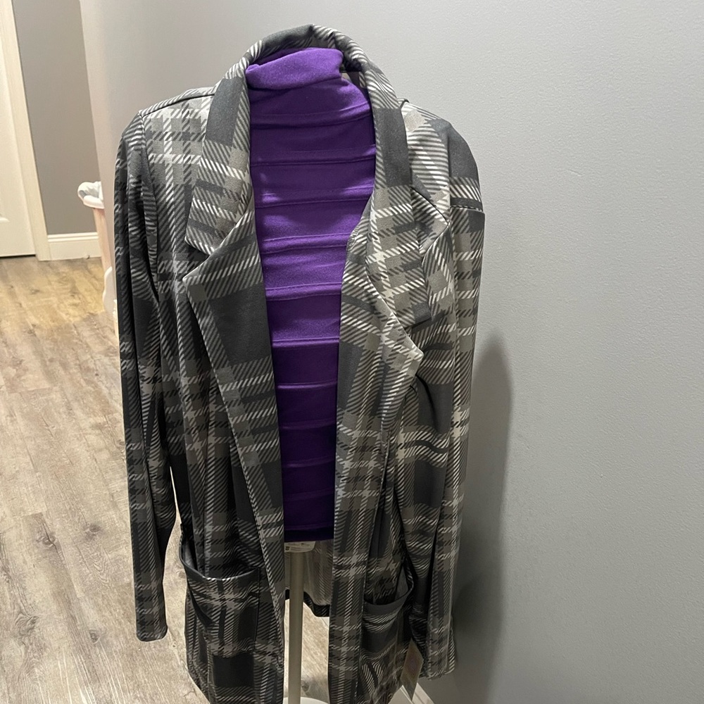 LuLaRoe Gwen Blazer
